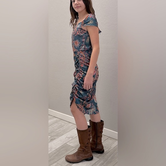 Averie Halley Satin Floral Print Off Shoulder Ruched Midi Dress - Picture 4 of 9